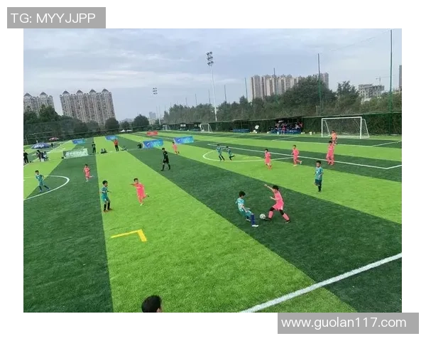 球星私人足球场揭秘 每一寸草地都见证着他们的荣耀与汗水