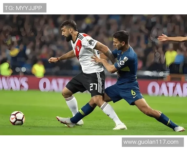 全球足球巨星巅峰对决 谁是足坛历史最强球员的王者