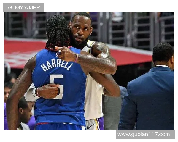 好莱坞足球球星与电影明星合影瞬间 展现体育与娱乐的完美融合